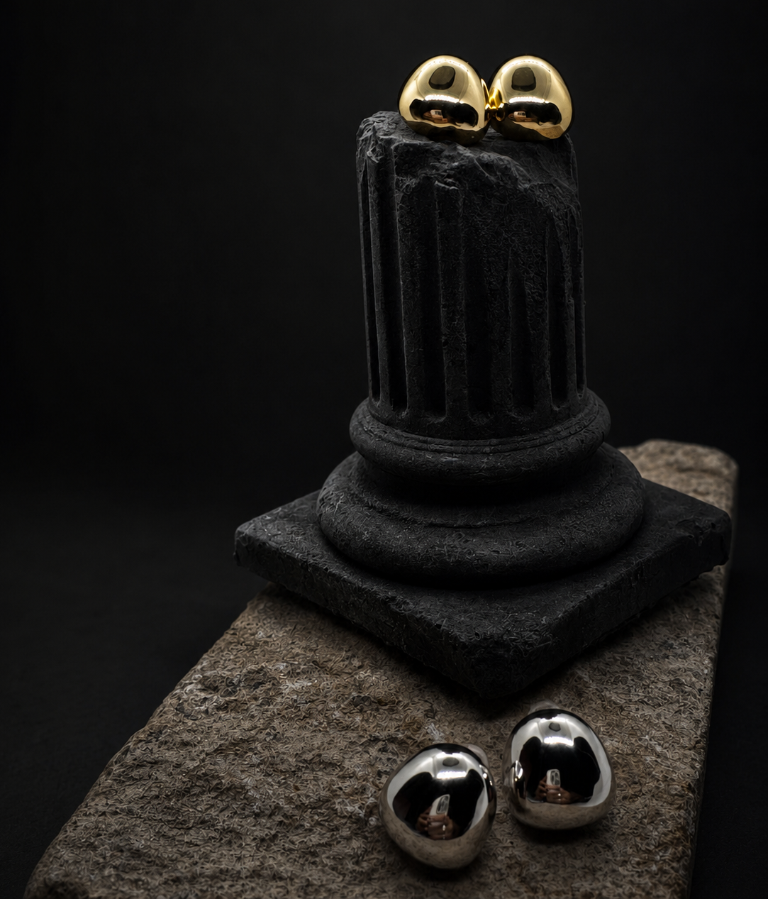 Obsidian Pebble Stud N03