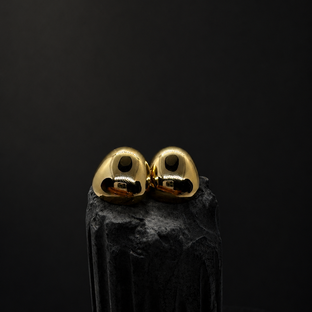 Obsidian Pebble Stud N03