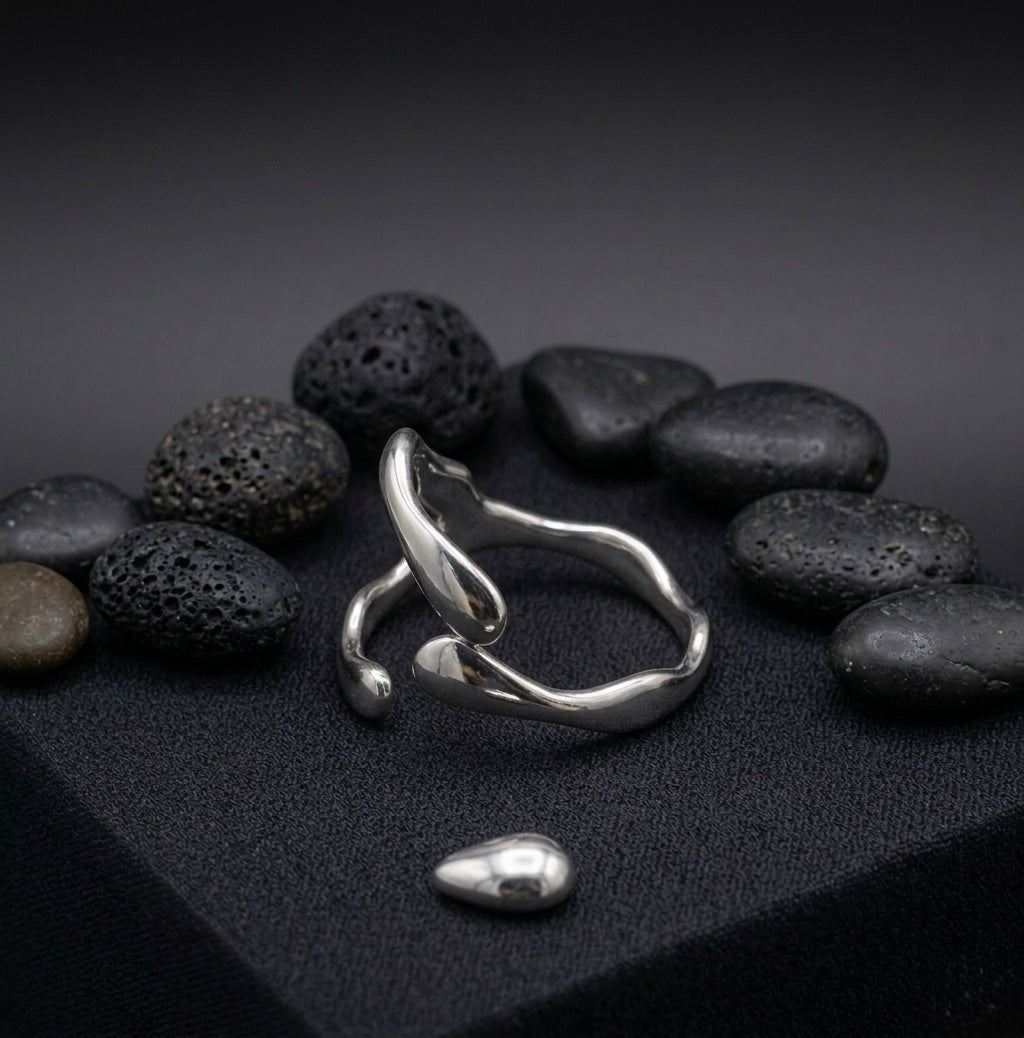 Silhouette Ring 03