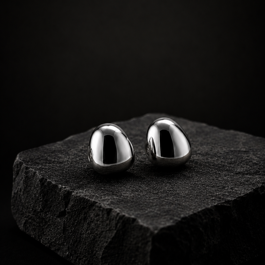 Obsidian Pebble Stud N03